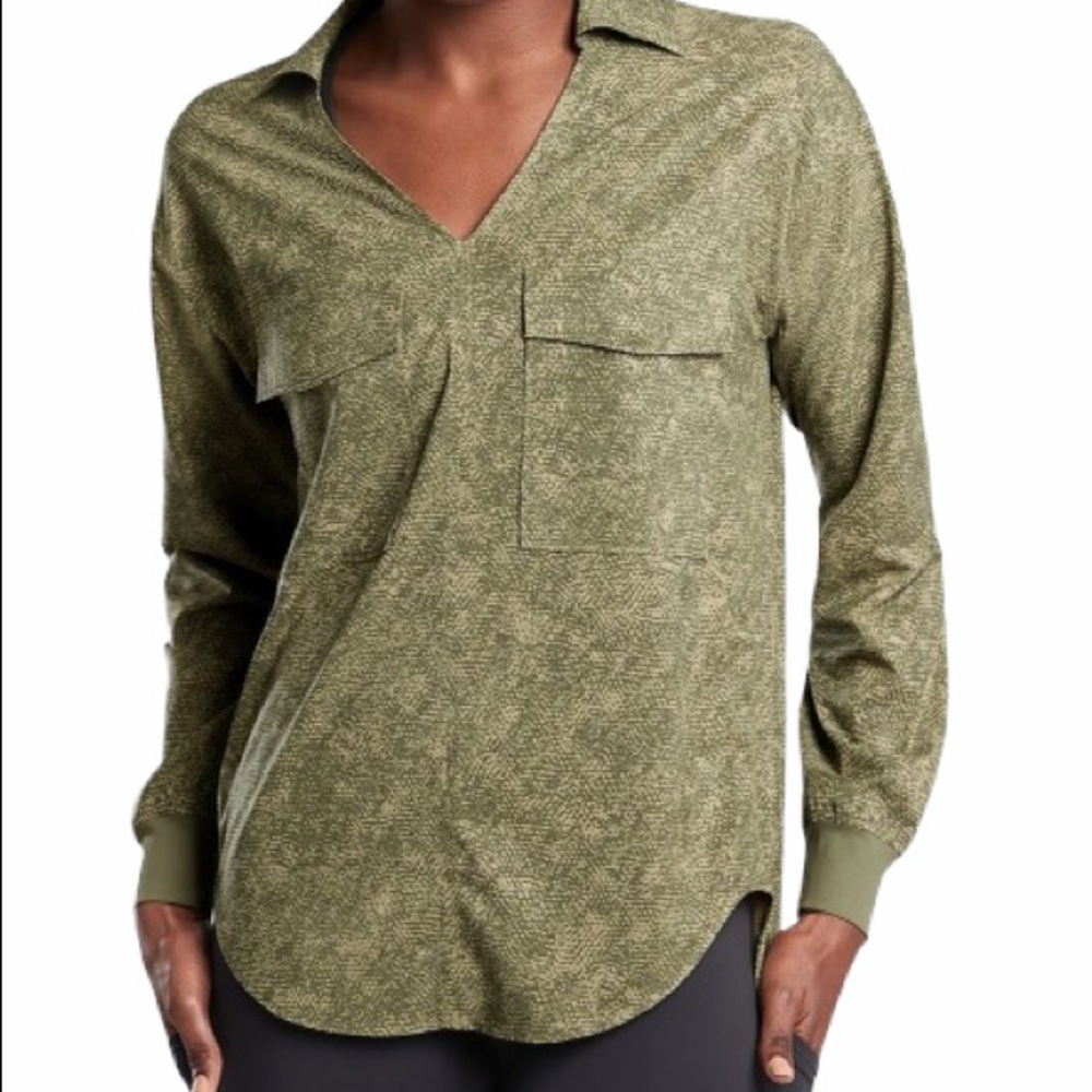 NWT Athleta Zuma snakeskin printed long sleeve top